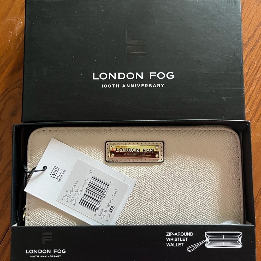 New inbox, London fog, cream wristlet/wallet. From non smoking home